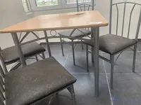 Houten tafel compleet met 4 stoelen - afbeelding 2 van  2