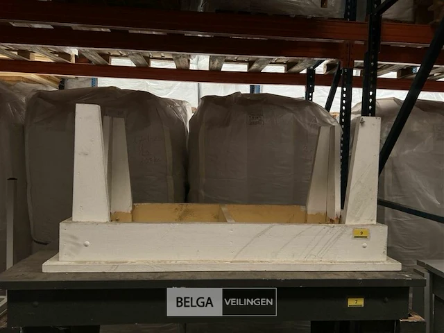 Houten tafel l140xb60xh64 cm - afbeelding 1 van  1