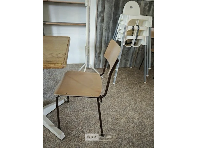 Houten tafel met 2 stoelen 70x70cm - afbeelding 3 van  4