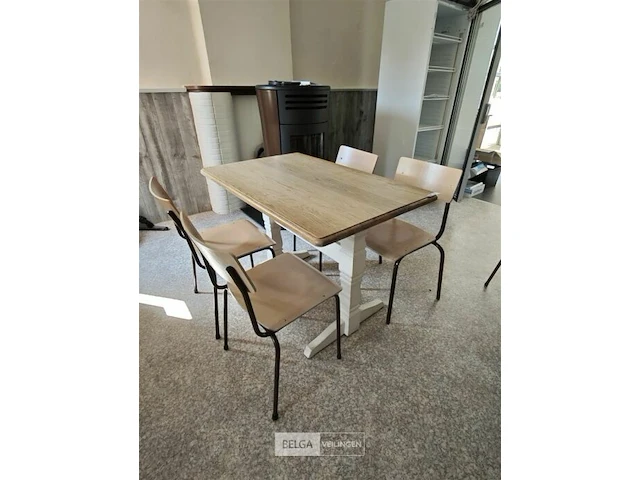 Houten tafel met 4 stoelen 70x110cm - afbeelding 1 van  3