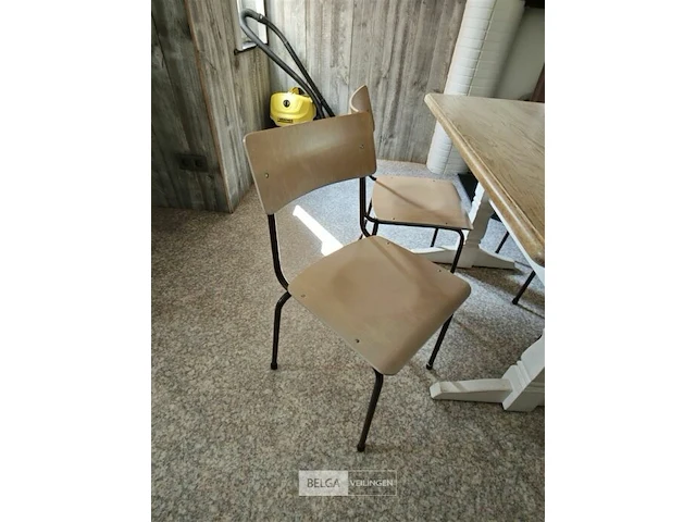 Houten tafel met 4 stoelen 70x110cm - afbeelding 3 van  3