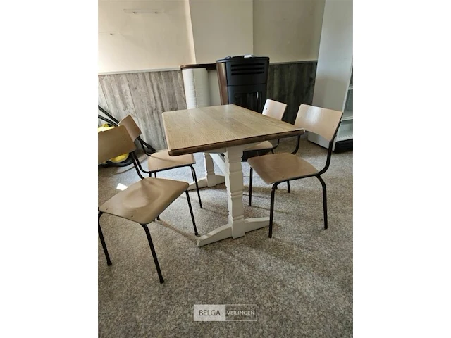 Houten tafel met 4 stoelen 70x110cm - afbeelding 2 van  3