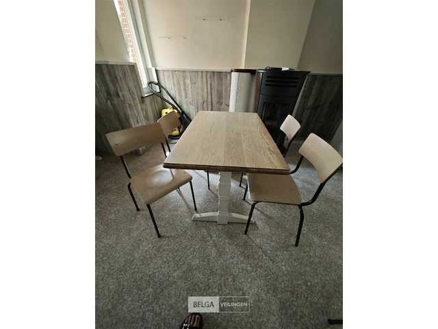 Houten tafel met 4 stoelen 70x110cm - afbeelding 2 van  4
