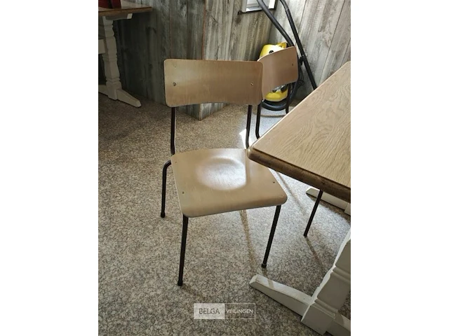 Houten tafel met 4 stoelen 70x110cm - afbeelding 3 van  4