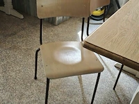 Houten tafel met 4 stoelen 70x110cm - afbeelding 3 van  4