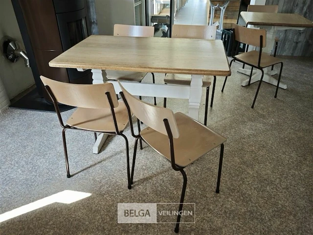 Houten tafel met 4 stoelen 70x110cm - afbeelding 1 van  3