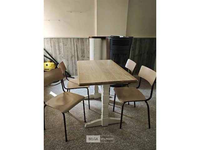 Houten tafel met 4 stoelen 70x110cm - afbeelding 2 van  3