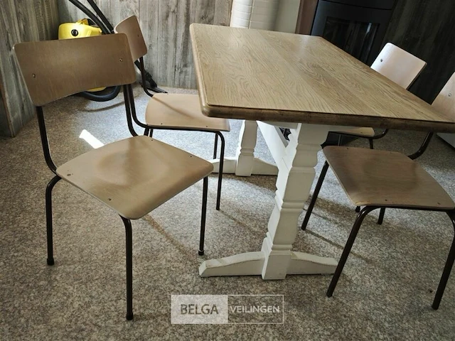 Houten tafel met 4 stoelen 70x110cm - afbeelding 3 van  3
