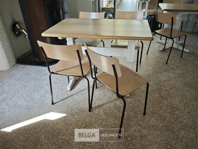 Houten tafel met 4 stoelen 70x110cm - afbeelding 1 van  4