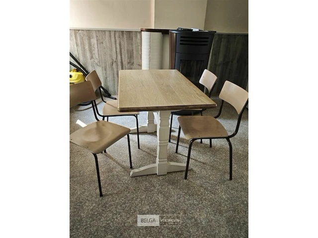 Houten tafel met 4 stoelen 70x110cm - afbeelding 2 van  4