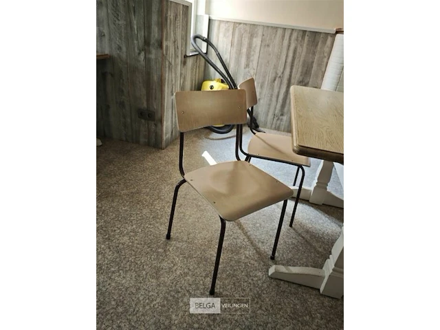 Houten tafel met 4 stoelen 70x110cm - afbeelding 4 van  4
