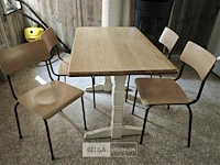 Houten tafel met 4 stoelen 70x110cm - afbeelding 1 van  3
