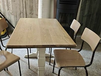 Houten tafel met 4 stoelen 70x110cm - afbeelding 2 van  3