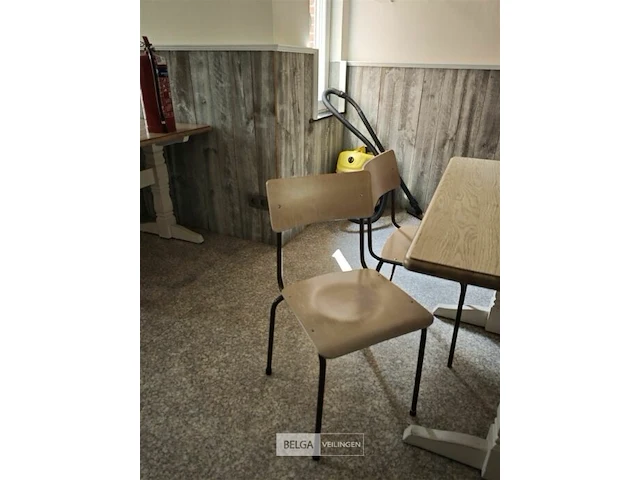 Houten tafel met 4 stoelen 70x110cm - afbeelding 3 van  3