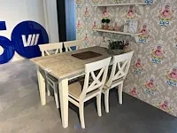 Houten tafel met 5 diverse stoelen - afbeelding 1 van  6