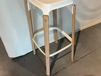 Houten tafel met 5 diverse stoelen - afbeelding 6 van  6