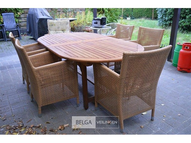 Houten tafel met 6 rieten stoelen en kussens 120x220x75cm - afbeelding 1 van  7