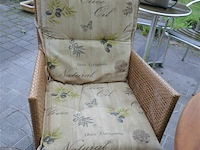 Houten tafel met 6 rieten stoelen en kussens 120x220x75cm - afbeelding 4 van  7