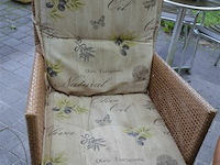 Houten tafel met 6 rieten stoelen en kussens 120x220x75cm - afbeelding 5 van  7