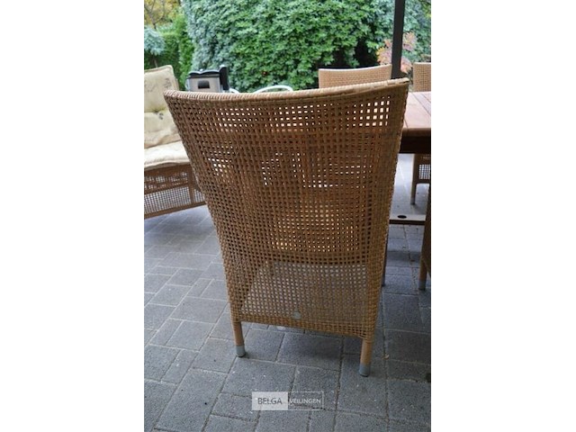 Houten tafel met 6 rieten stoelen en kussens 120x220x75cm - afbeelding 6 van  7