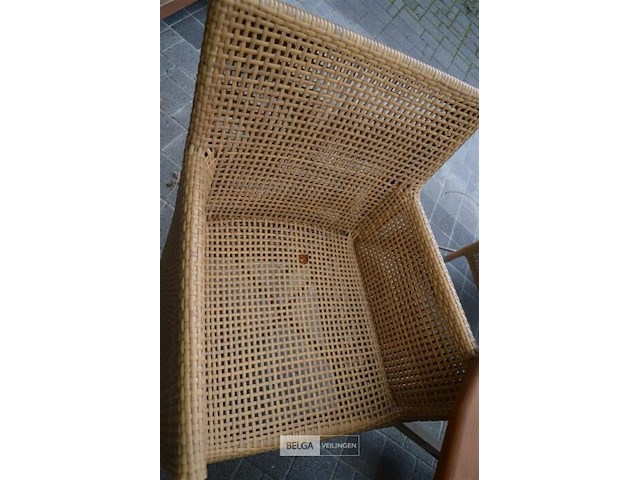 Houten tafel met 6 rieten stoelen en kussens 120x220x75cm - afbeelding 7 van  7