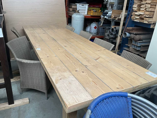 Houten tafel met 6 stoelen - afbeelding 1 van  4