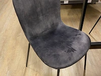 Houten tafel met 8 stoelen - afbeelding 2 van  4