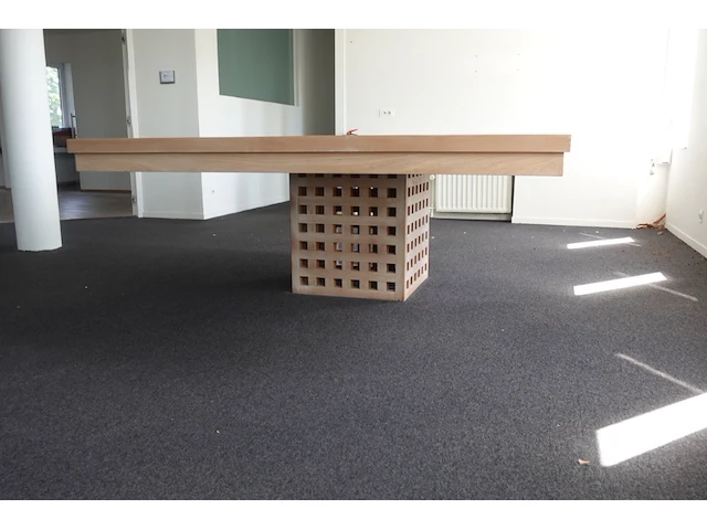 Houten tafel met glazen blad - afbeelding 5 van  6