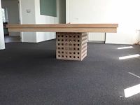 Houten tafel met glazen blad - afbeelding 5 van  6