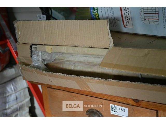 Houten tafel nieuw in verpakking - afbeelding 1 van  3