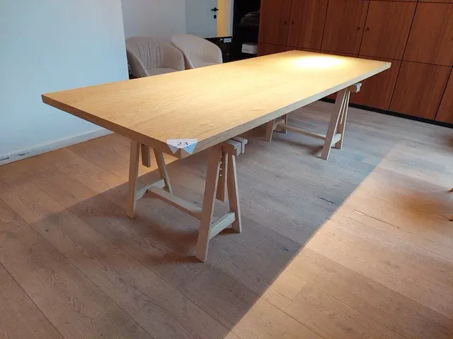 Houten tafel op schragen - afbeelding 2 van  8