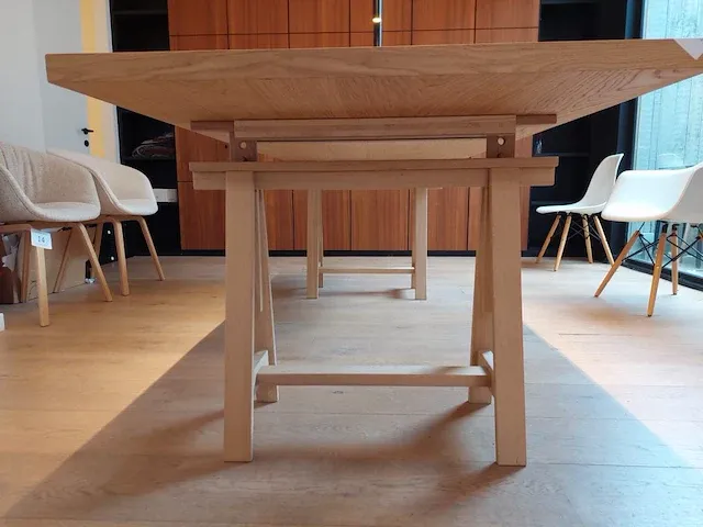 Houten tafel op schragen - afbeelding 5 van  8