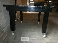 Houten tafel op wielen - afbeelding 3 van  5