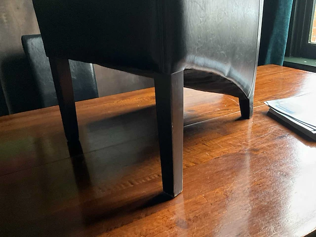 Houten tafel+4 stoelen - afbeelding 5 van  8