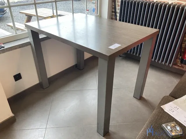 Houten tafel - afbeelding 1 van  3