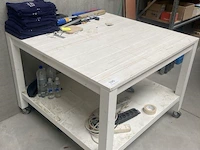 Houten tafel - afbeelding 2 van  5