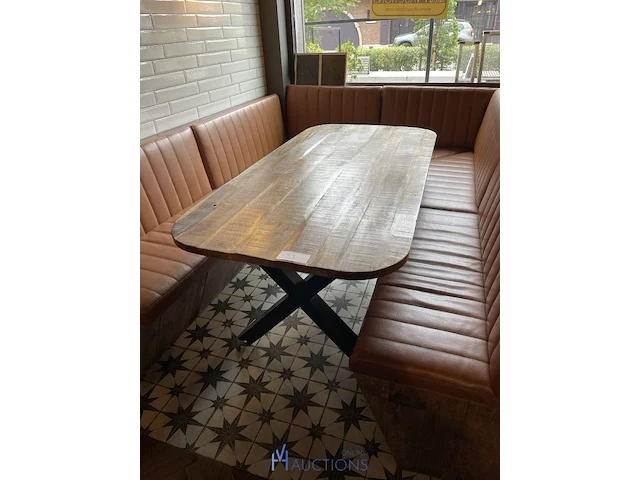 Houten tafel - afbeelding 1 van  2