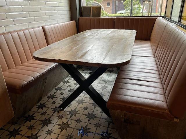 Houten tafel - afbeelding 2 van  2