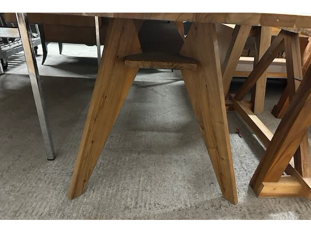 Houten tafel - afbeelding 3 van  3
