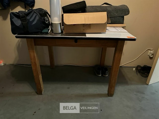 Houten tafel - afbeelding 2 van  4