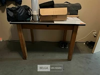 Houten tafel - afbeelding 2 van  4