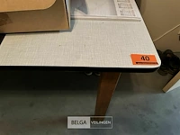 Houten tafel - afbeelding 4 van  4