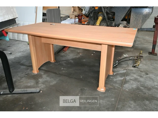Houten tafel - afbeelding 2 van  4