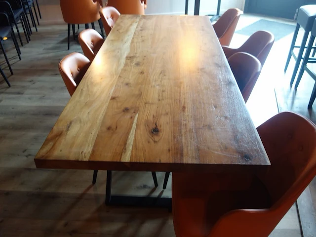 Houten tafel - afbeelding 1 van  4