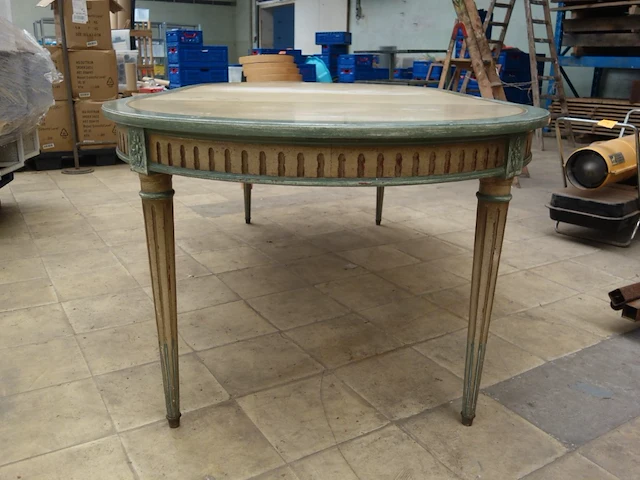 Houten tafel - afbeelding 3 van  4