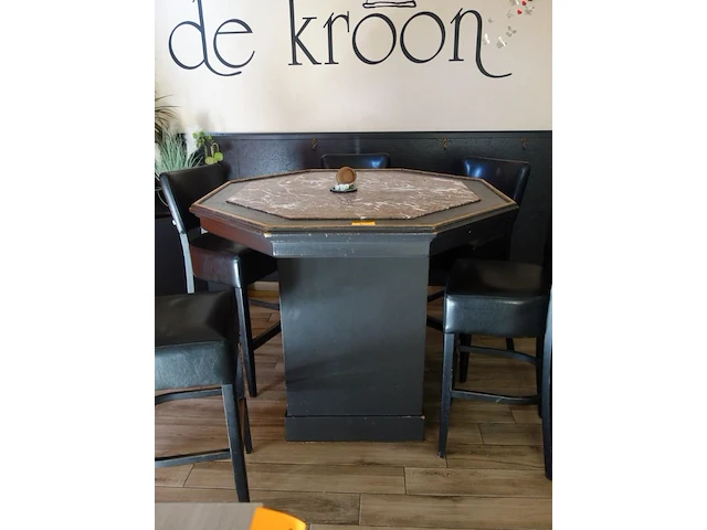 Houten tafel - afbeelding 1 van  2