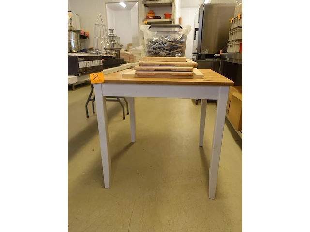 Houten tafel - afbeelding 1 van  2