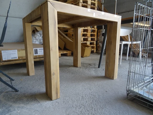 Houten tafel - afbeelding 2 van  4