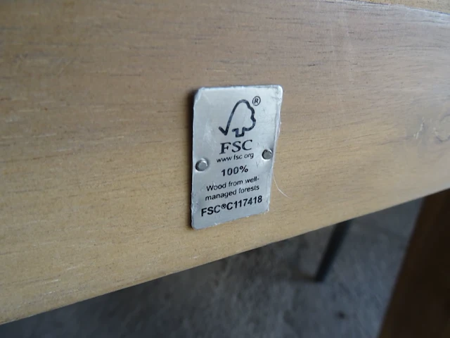 Houten tafel - afbeelding 4 van  4