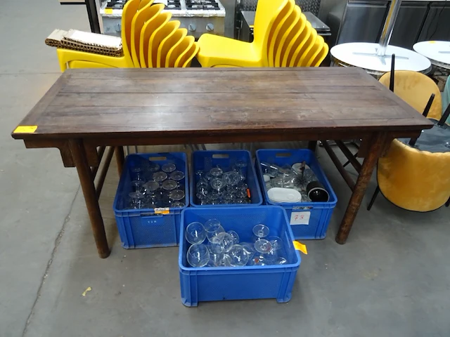 Houten tafel - afbeelding 1 van  3